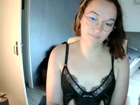 Ik ben een spontane dame die bijna niets te gek vind. Ik sta voor veel dingen open zolang we het samen maar gezellig hebben. Heb je een lekker verzoekje? vraag het me dan zeker.