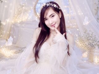 camwhore masturbating with dildo AngelaTomochi