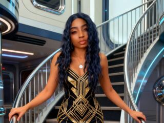 topless webcamgirl AnnaBrownis