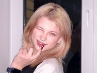 camgirl playing with sex toy DaisySponholz