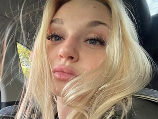camwhore fingering shaved pussy JinEvjen