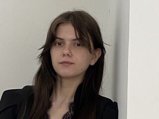 girl fingering shaved pussy MaryWatts