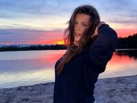 hot cam girl masturbating with vibrator CarlyFelde