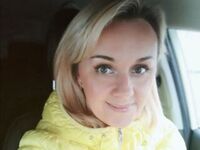 topless webcamgirl SkyKuper