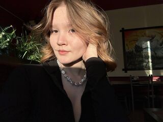 masturbating webcamgirl AliseBlade
