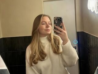 show live AryaThomas