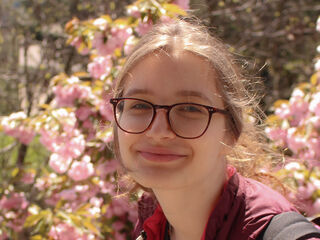 cam girl masturbating with dildo AureliaVyxen