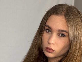 naughty camgirl masturbating with dildo BaileyGagnon