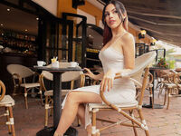 girl naked BellaBlaze