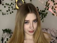 topless webcam girl BellaBrosk
