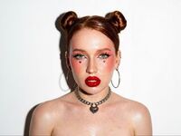 naked girl with webcam masturbating with dildo BellaMesmer