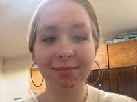 girl fingering bald pussy BettinaGoeppner