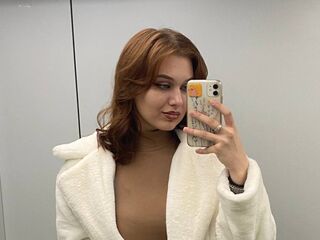 fingering webcamgirl BrynnMeury