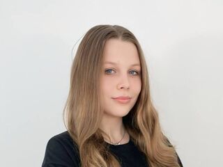 hot chat room ChristianeSivie