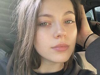 naked webcamgirl photo ClarettaZinno