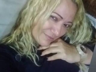 girl shaving pussy ClauWhite