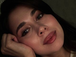 cam whore DetraAffleck