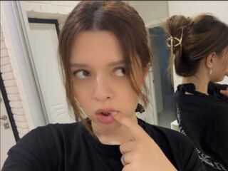 camwhore shaved pussy DevonaChurchey