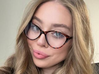 fingering webcam girl DianeWhitly