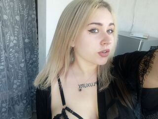 naughty camgirl fingering shaved pussy DinahSalimas