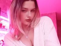 camgirl playing with sextoy ElaUnglaub