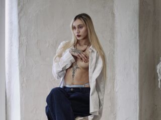 nude webcamgirl pic EllieXeno