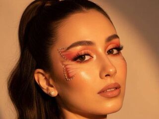 girl fingering bald pussy EpifaniaDubuc