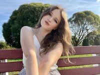 camslut topless EssyMilton