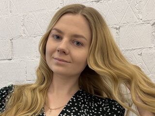 girl shaving pussy FeleciaRewerts