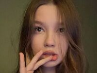 cam girl masturbating with sextoy GiseleRusinko