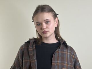 naked cam girl fingering pussy HeikeGraciano