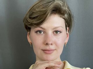 cam girl playing with sextoy JanHilbert