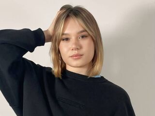 girl topless JoyeLatin