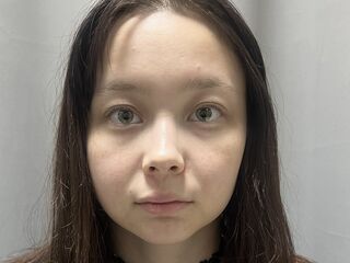 camslut fingering shaved pussy JuliaSwivey