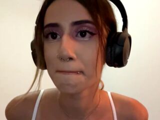 naughty cam girl masturbating with dildo JulySapphire