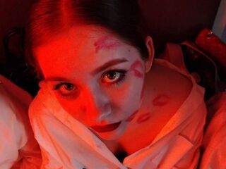 masturbating webcamgirl JuneGutierrez