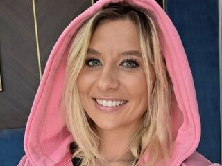 hot cam girl masturbating with vibrator KaylinJan