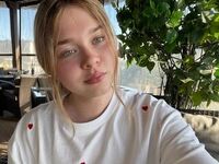 girl topless chat KendallHennig