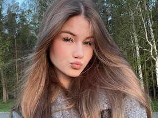 naked camgirl masturbating with dildo KentukiShreeves