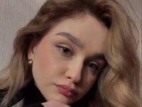 naughty cam girl fingering pussy KileyRipple