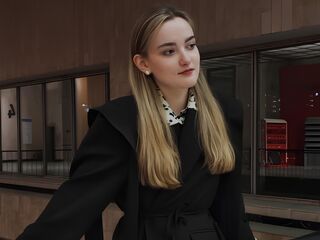 hot cam girl masturbating with dildo LamonicaBottiggi