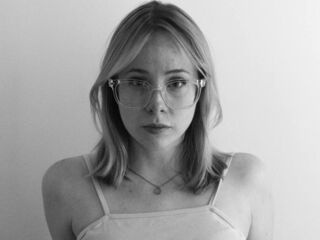 naked cam girl gallery LanaAmster