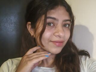 camslut showing tits LanaWeber