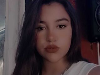 camgirl showing pussy LauWillson