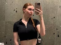 hot cam girl fingering shaved pussy LessieNunz