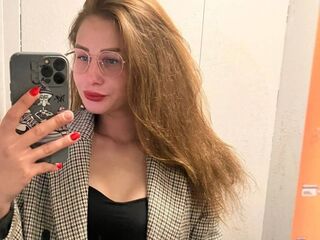 masturbating camgirl LillieMann