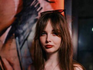 cam girl spreading pussy LisaDrake