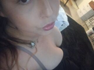 cam girl fingering LolaLoced