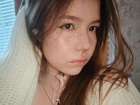 girl shaving pussy LouannMuench