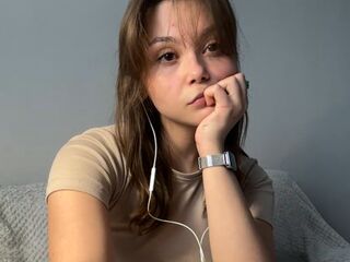 cam girl playing with sextoy LudivinaDerick